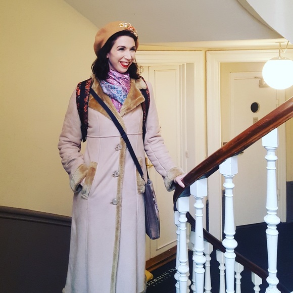 Meet your Posher, Lynda - Picture 11 of 12